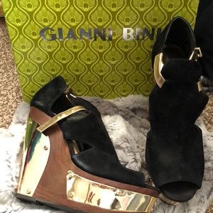 Black and gold wedges